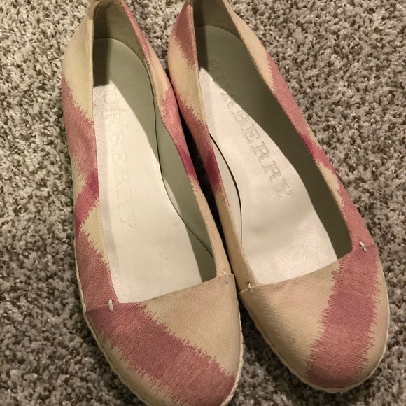 Authentic Burberry flats - Picture 2 of 6